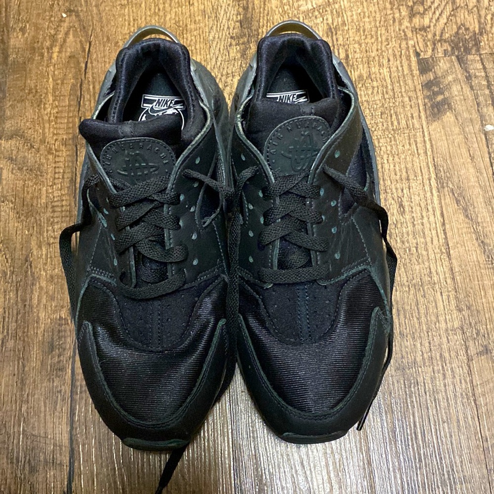 Nike Air Huarache Run size 8 sneakers